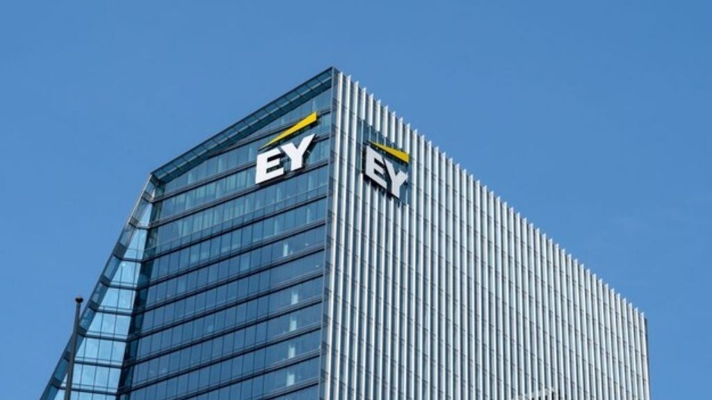 EY (Ernst & Young)